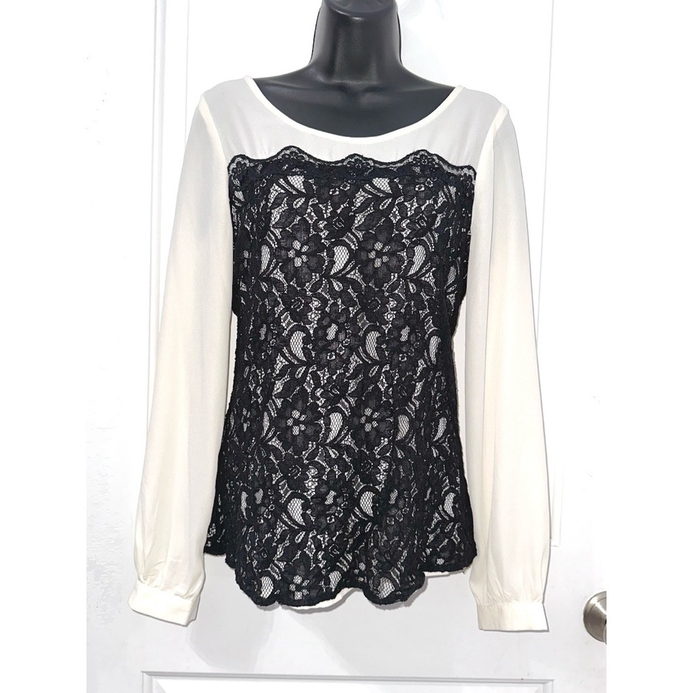 Maurices Black & White floral lace long sleeve blouse size small